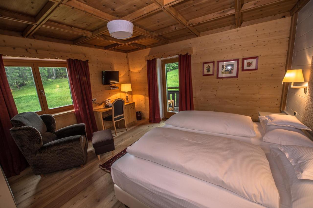 Hotel Ciasa Salares San Cassiano  Eksteriør billede
