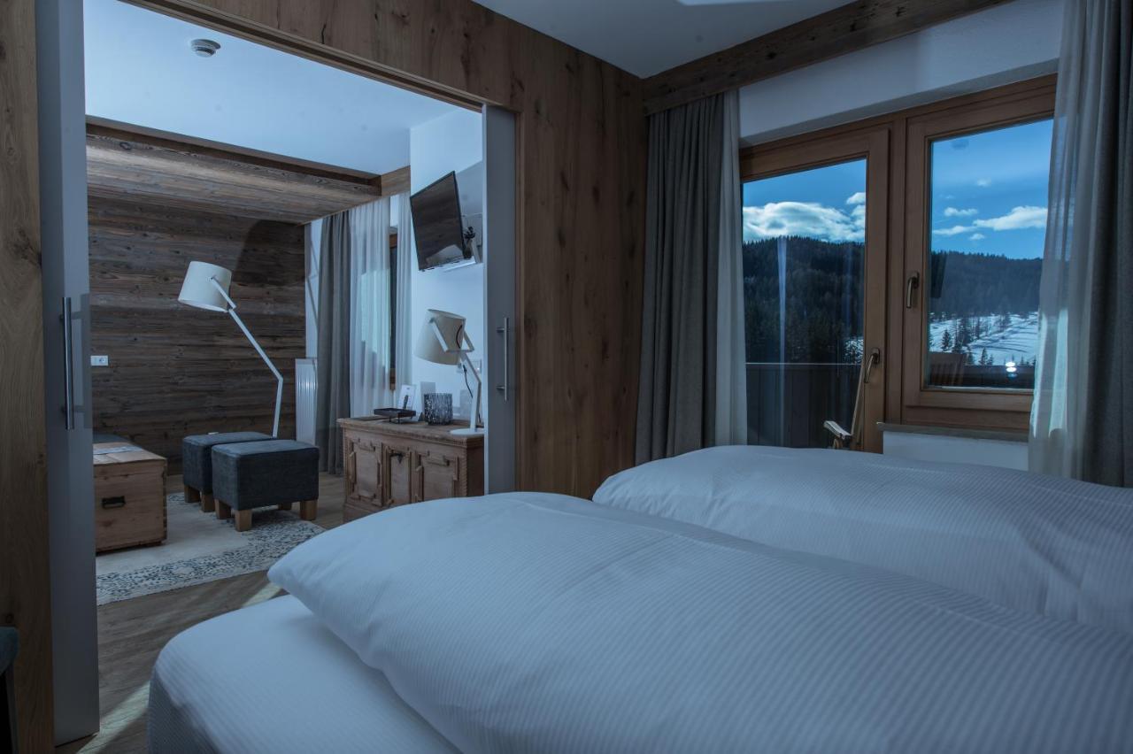 Hotel Ciasa Salares San Cassiano  Eksteriør billede