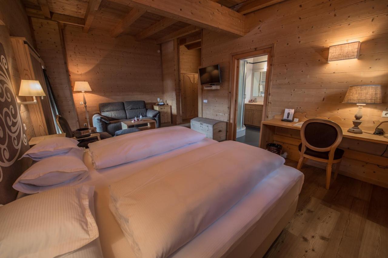 Hotel Ciasa Salares San Cassiano  Eksteriør billede