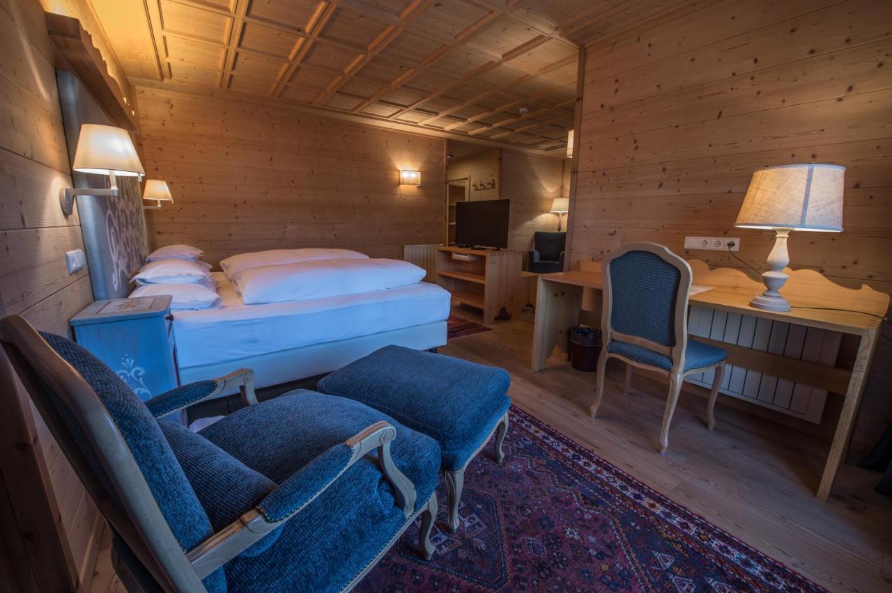 Hotel Ciasa Salares San Cassiano  Eksteriør billede