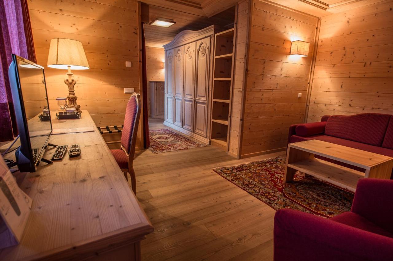 Hotel Ciasa Salares San Cassiano  Eksteriør billede