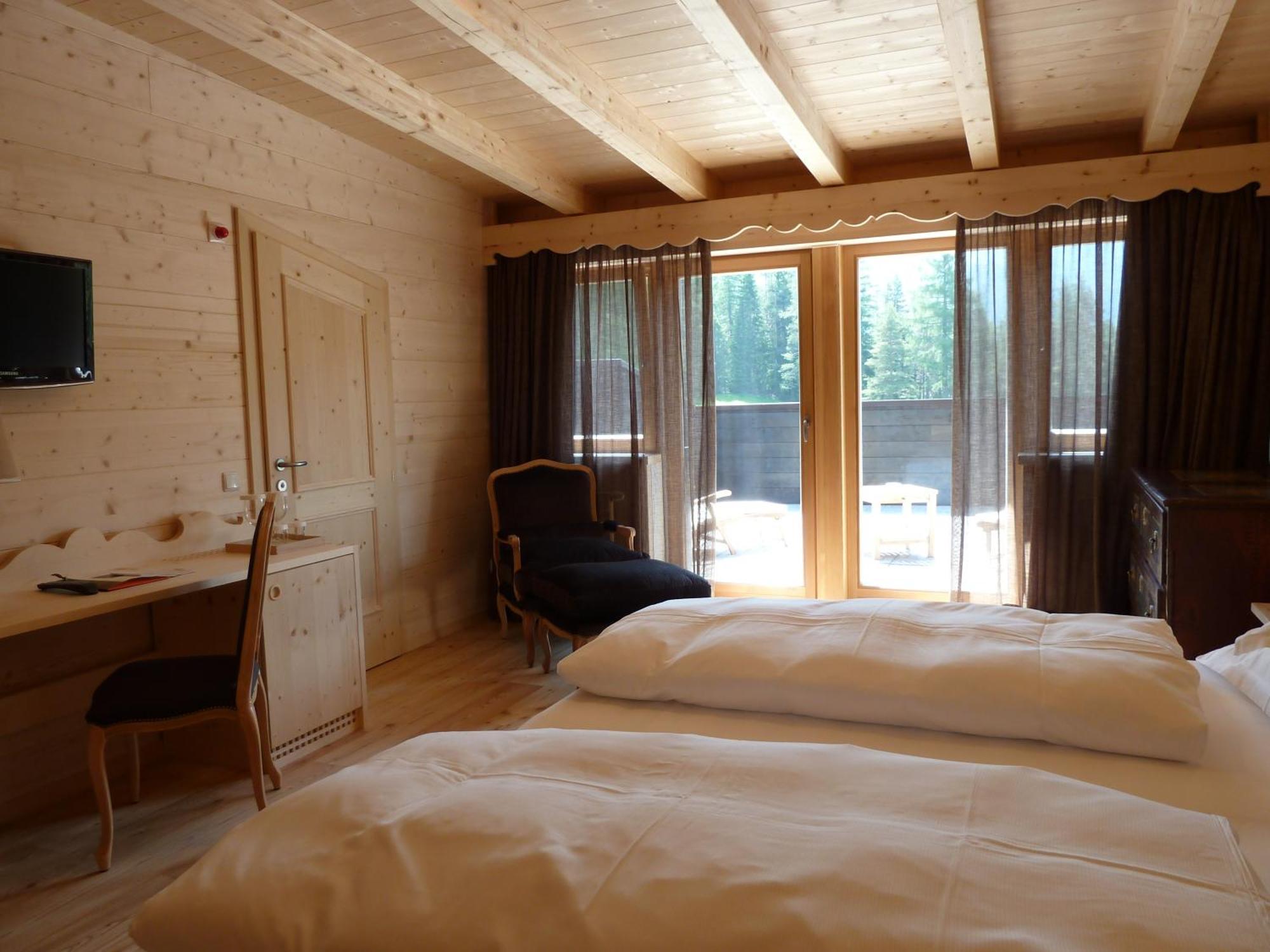 Hotel Ciasa Salares San Cassiano  Eksteriør billede